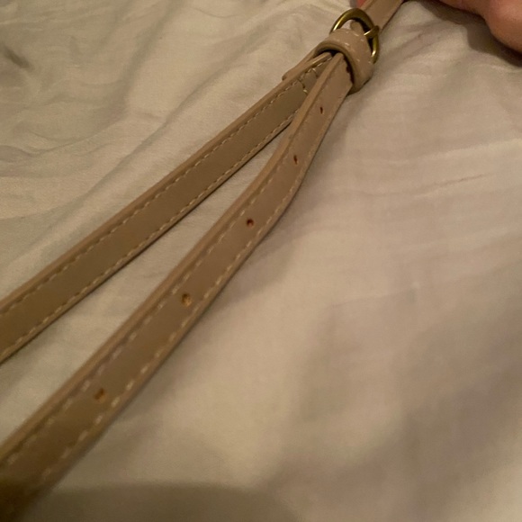 Target  adjustable strap purse beige in color - Picture 3 of 15